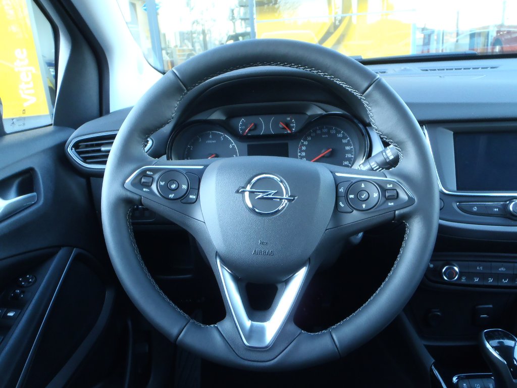 Auta s.r.o. | Fotografie vozu Opel Crossland Edition 1.2 XE