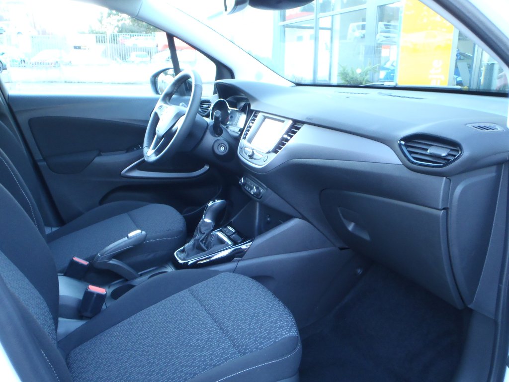 Auta s.r.o. | Fotografie vozu Opel Crossland Edition 1.2 XE